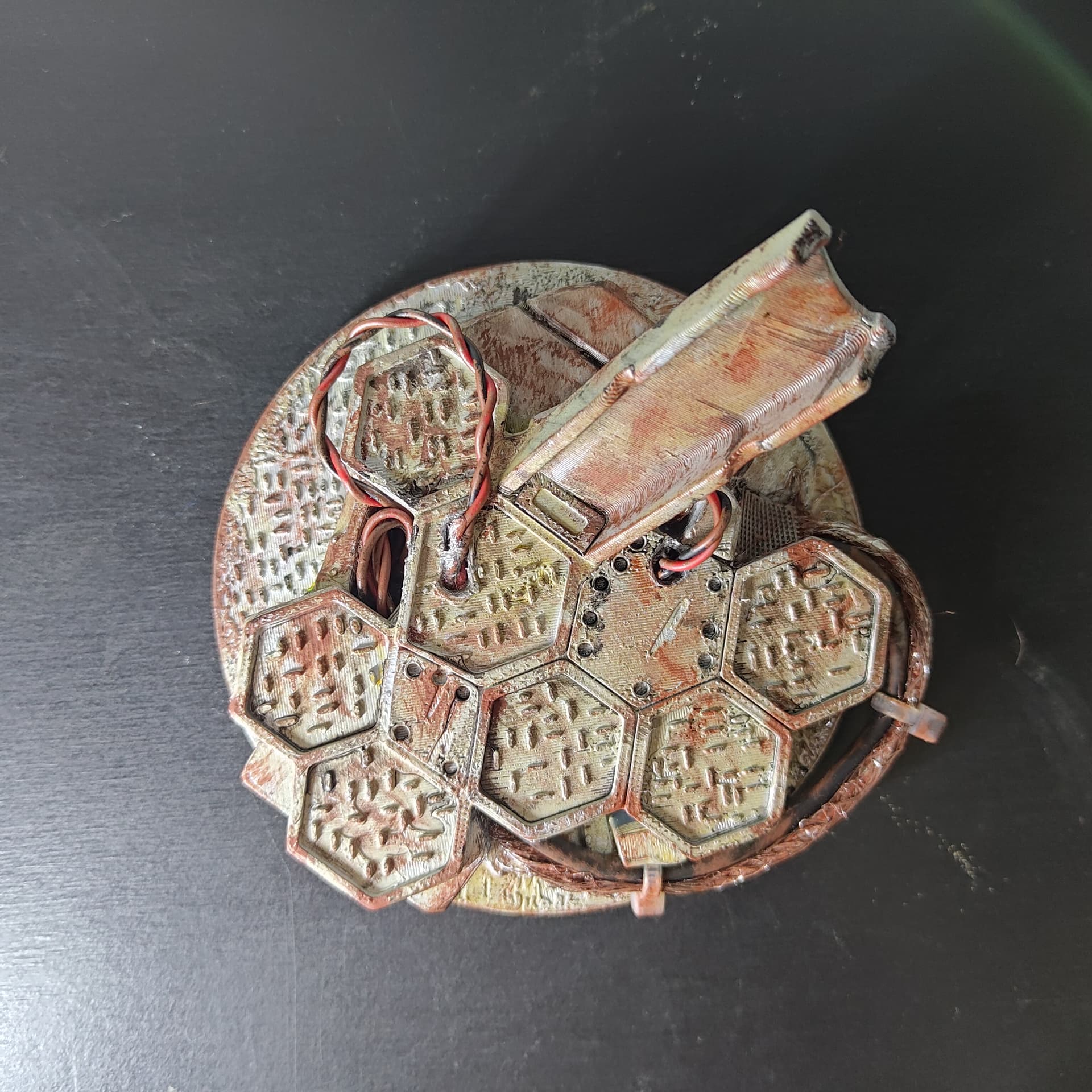 波士可多拉：廢棄工業風鋼筋底座 - Thumbnail